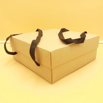 Μπιζόκουτο Χάρτινο No. Με Κορδέλα 25*25,5*10 (Κραφτ-Λευκό)