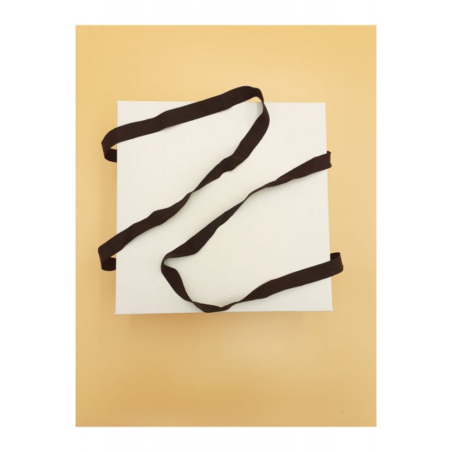 Μπιζόκουτο Χάρτινο No. Με Κορδέλα 25*25,5*10 (Κραφτ-Λευκό)