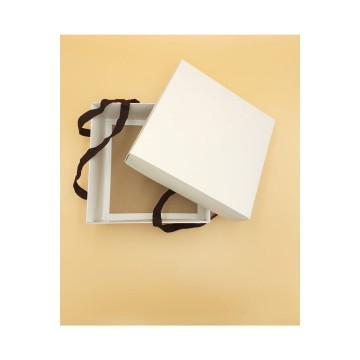 Κουτί Χάρτινο  25,5 x 25,5 x 10 (με κορδόνια)