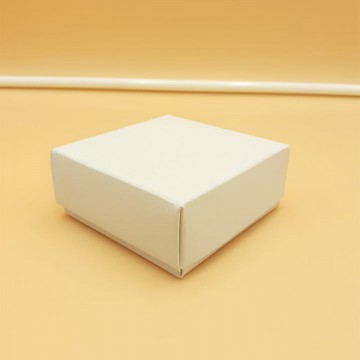 Μπιζόκουτο Χάρτινο No09 11*11*5(Κραφτ-Λευκό)